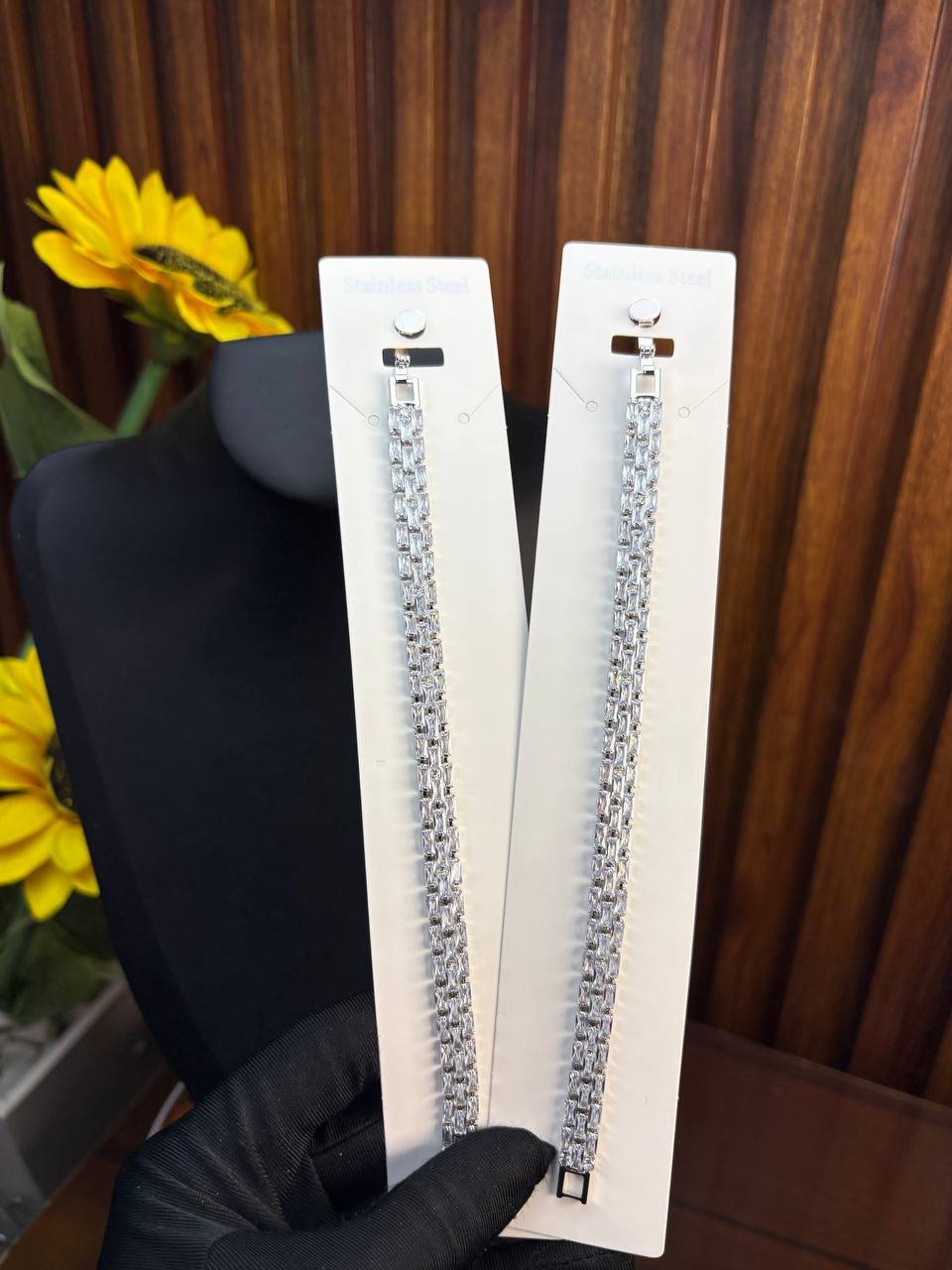 Zirconia handchain