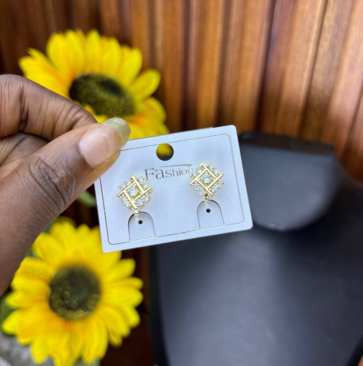 Stud earring